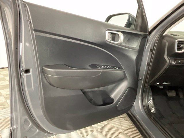 Used 2026 Hyundai Venue SEL FWD image 11