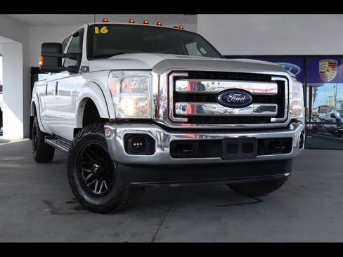 Used 2016 Ford F250 XLT w/ Snow Plow Prep Package image 1