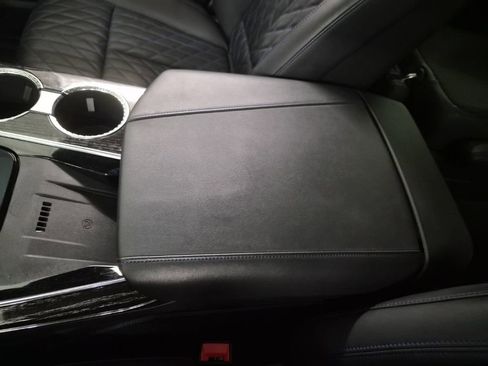 Certified 2025 Cadillac Escalade IQ Luxury 1 w/ Smart Trailering package image 32