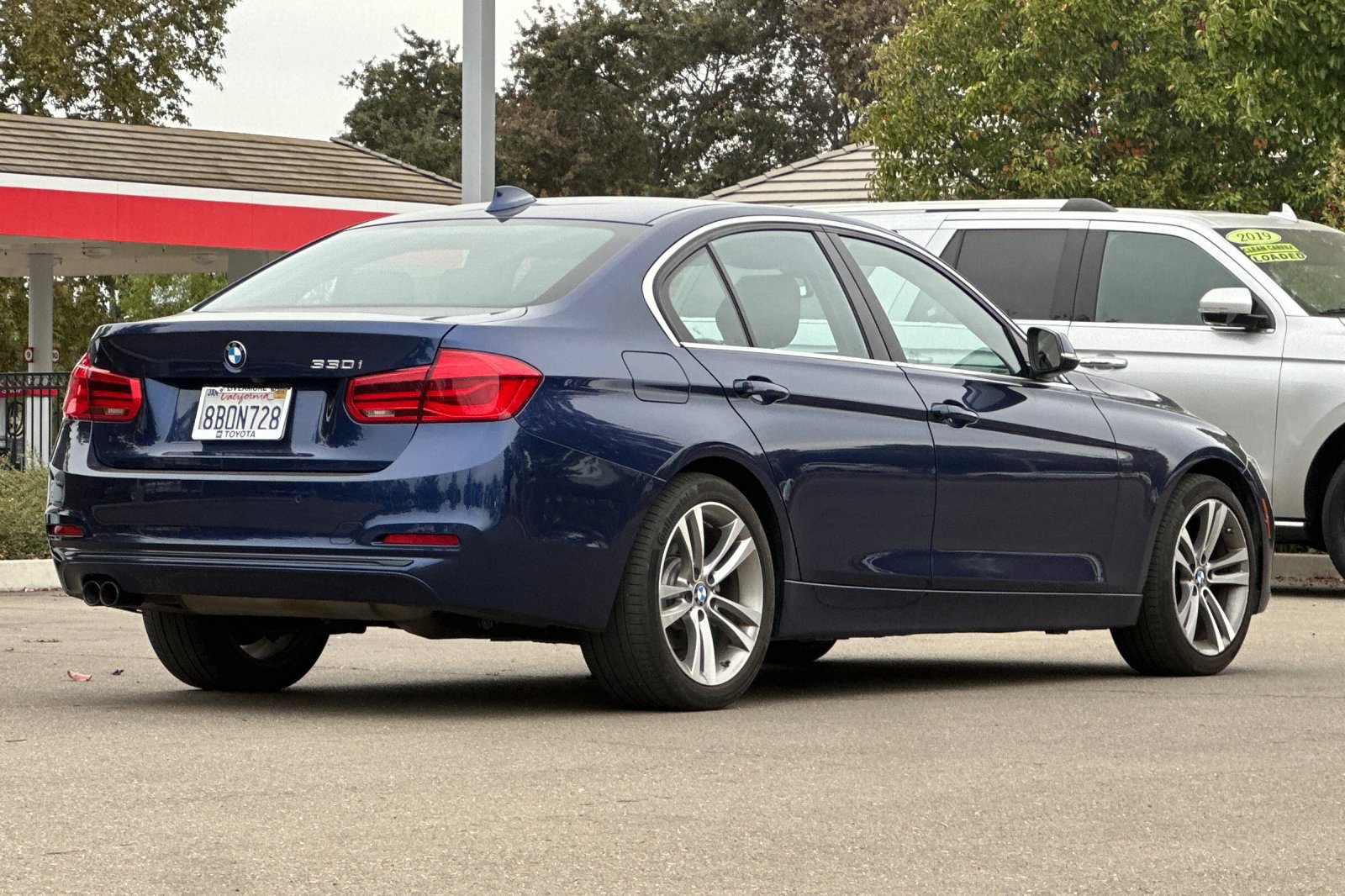 Used 2018 BMW 330i Sedan RWD image 4