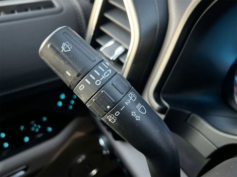 Used 2021 Ford Expedition Limited image 24