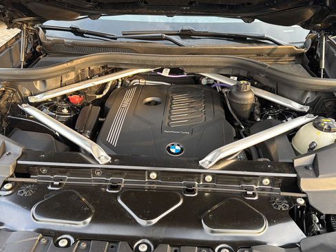 Used 2023 BMW X6 xDrive40i w/ M Sport Package AWD/4WD image 36