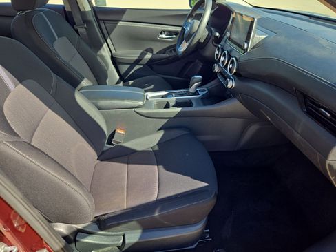 Used 2024 Nissan Sentra SV FWD image 31