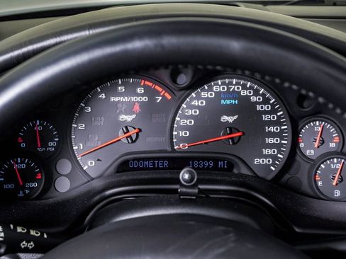 Used 2003 Chevrolet Corvette Coupe w/ Preferred Equipment Group RWD image 24