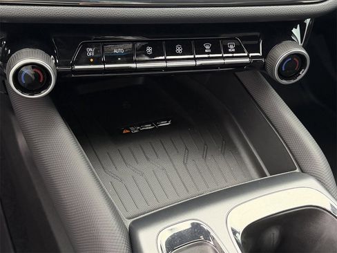 New 2026 Chevrolet Equinox EV RS image 17