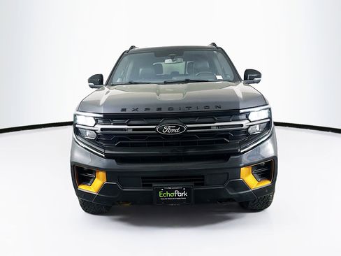 Used 2025 Ford Expedition Tremor AWD/4WD image 2