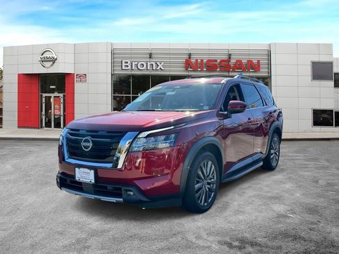 Used 2022 Nissan Pathfinder SL w/ SL Premium Package image 6