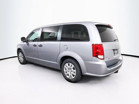 Used 2020 Dodge Grand Caravan SE w/ UConnect Hands-Free Group image 5