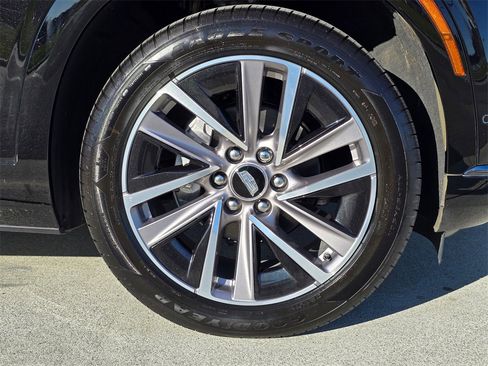 Certified 2026 Cadillac Vistiq Sport image 9