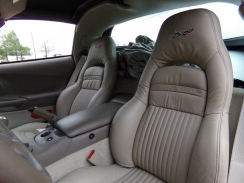 Used 2003 Chevrolet Corvette Coupe w/ Preferred Equipment Group image 28