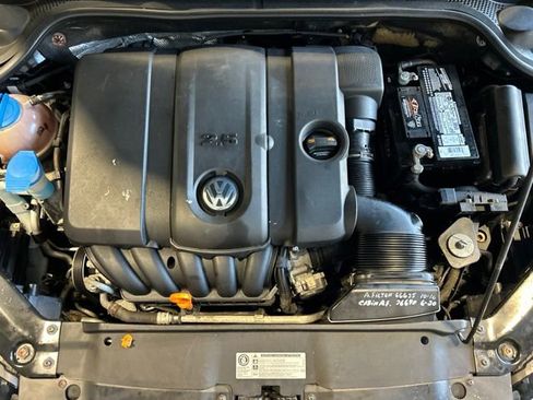 Used 2011 Volkswagen Jetta SE FWD image 31