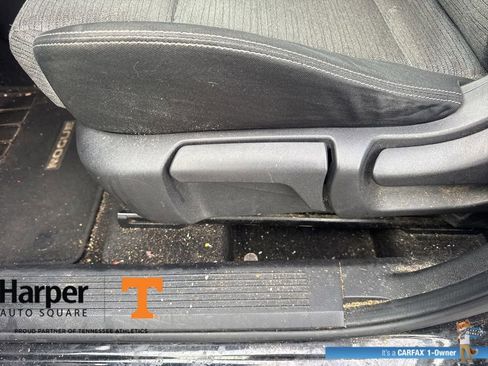 Used 2021 Nissan Rogue S image 17