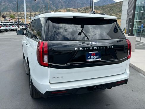 Used 2025 Ford Expedition Active AWD/4WD image 10