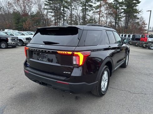 Used 2025 Ford Explorer Active image 7