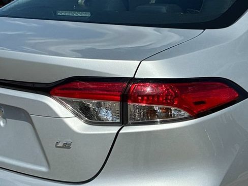 Certified 2025 Toyota Corolla LE FWD image 27