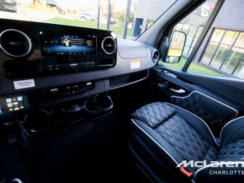 Used 2024 Mercedes-Benz Sprinter 3500 image 14