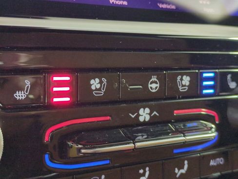 Used 2024 Jeep Grand Cherokee Summit image 29