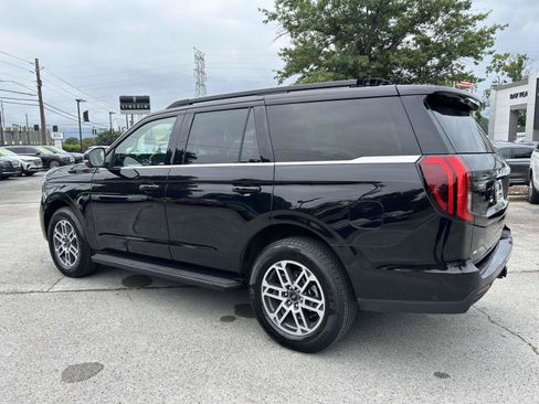Used 2025 Ford Expedition Active RWD image 7