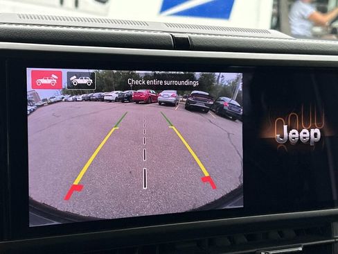 Used 2024 Jeep Wrangler High Altitude AWD/4WD image 38