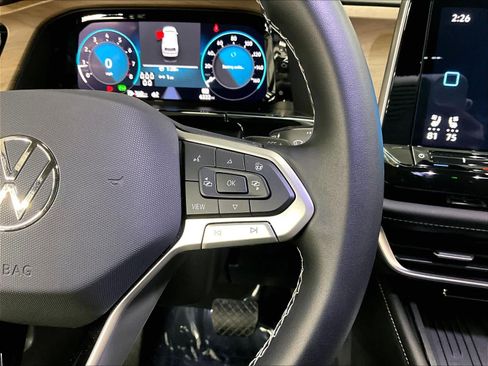 Used 2025 Volkswagen Atlas SE w/ Black Wheel Package image 21