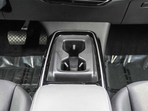 Used 2023 Volkswagen ID.4 Pro S image 14