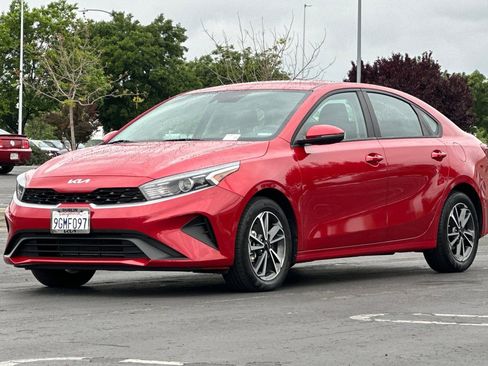 Certified 2023 Kia Forte LXS w/ LXS Technology Package FWD image 9