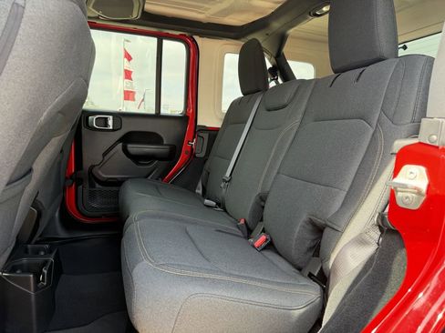 Used 2024 Jeep Wrangler Sport S image 27