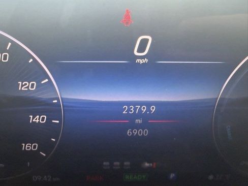 Used 2025 Mercedes-Benz GLC 350e 4MATIC image 16