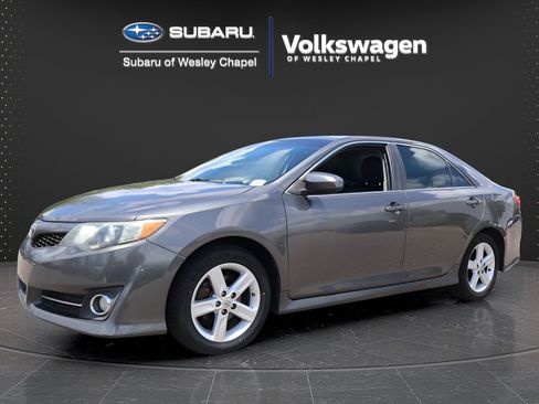 Used 2012 Toyota Camry SE FWD image 3