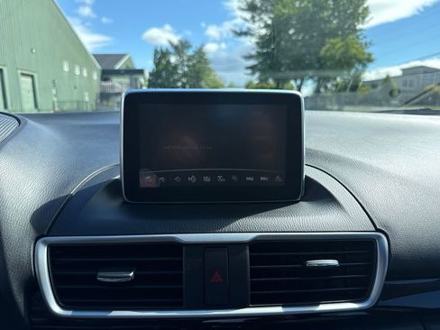 Used 2016 MAZDA MAZDA3 i Touring FWD image 19