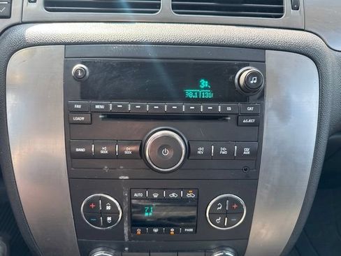 Used 2007 Chevrolet Avalanche LT w/ LT Preferred Equipment Group AWD/4WD image 16