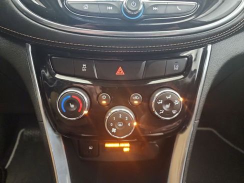 Used 2018 Chevrolet Trax Premier w/ Midnight Edition image 20