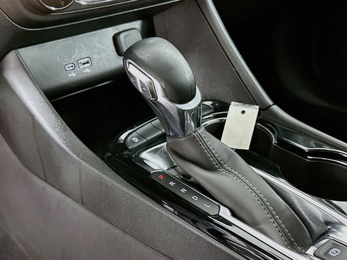 Used 2025 Buick Encore GX Preferred FWD image 23