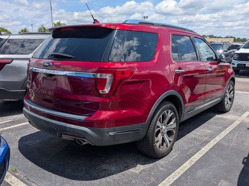 Used 2019 Ford Explorer Limited w/ Limited Luxury Package FWD image 3