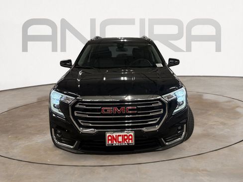 Used 2024 GMC Terrain SLT AWD/4WD image 3