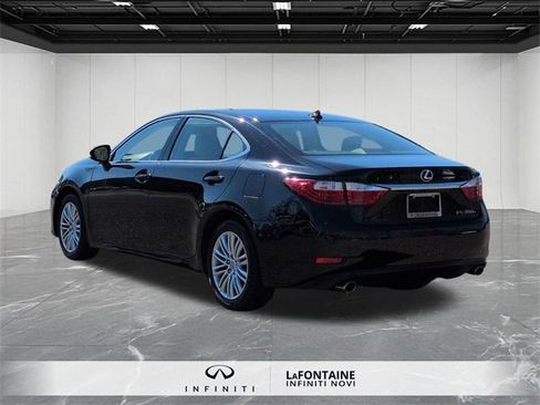 Used 2013 Lexus ES 350 w/ Luxury Pkg image 3