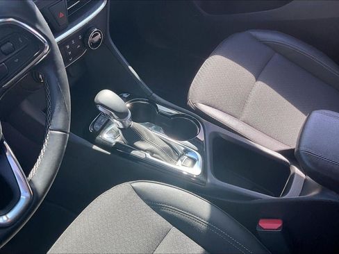 Used 2025 Buick Encore GX Preferred AWD/4WD image 19