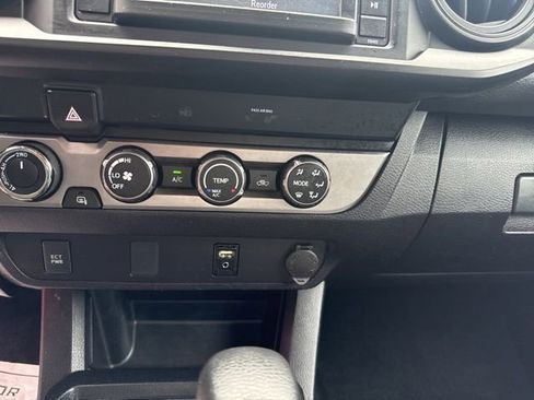 Used 2019 Toyota Tacoma SR w/ SX Package AWD/4WD image 15