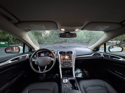 Used 2018 Ford Fusion SE w/ Equipment Group 602A image 26