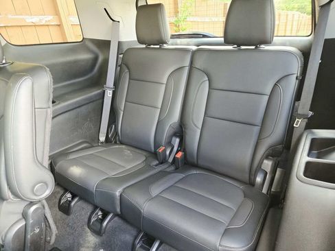 Used 2019 GMC Acadia SLT FWD image 13