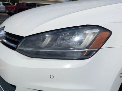 Used 2016 Volkswagen Golf SE w/ Lighting Package FWD image 11