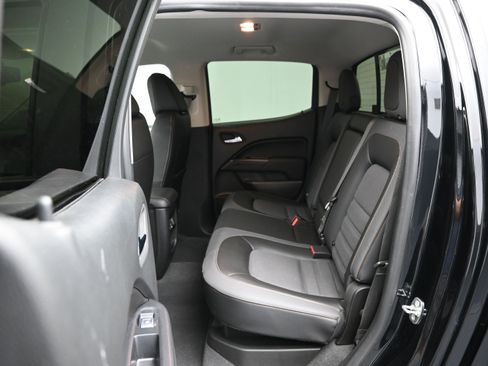Used 2022 GMC Canyon AT4 w/ Driver Alert Package AWD/4WD image 11