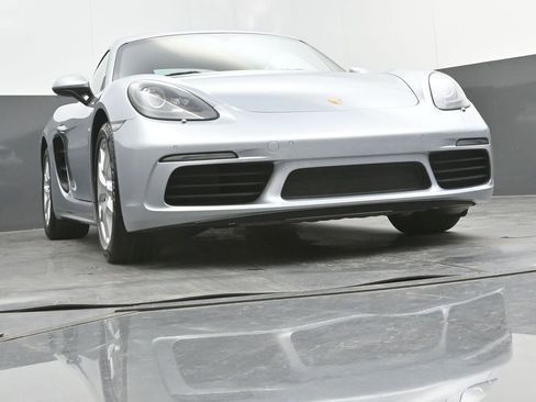 Used 2018 Porsche 718 Cayman image 24