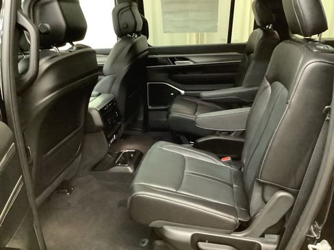 New 2026 Jeep Grand Wagoneer 4WD w/ Premium Group I image 27