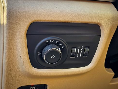 New 2025 Jeep Grand Cherokee Limited w/ Trailer Tow Package image 15