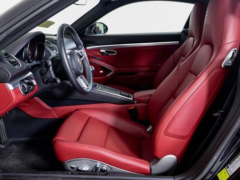 Certified 2024 Porsche 718 Cayman RWD image 5