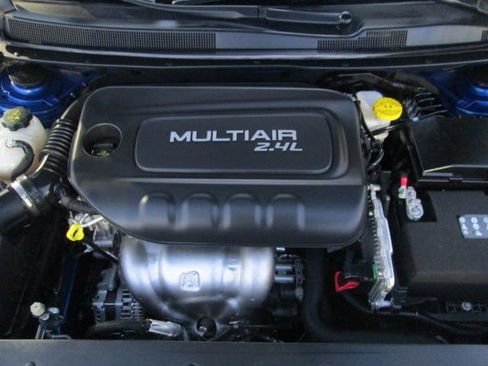 Used 2016 Chrysler 200 Limited image 19