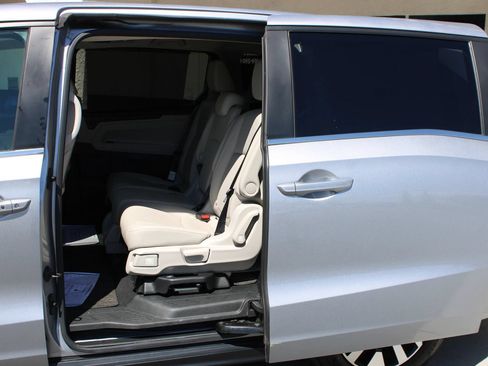 Used 2025 Honda Odyssey EX-L image 22