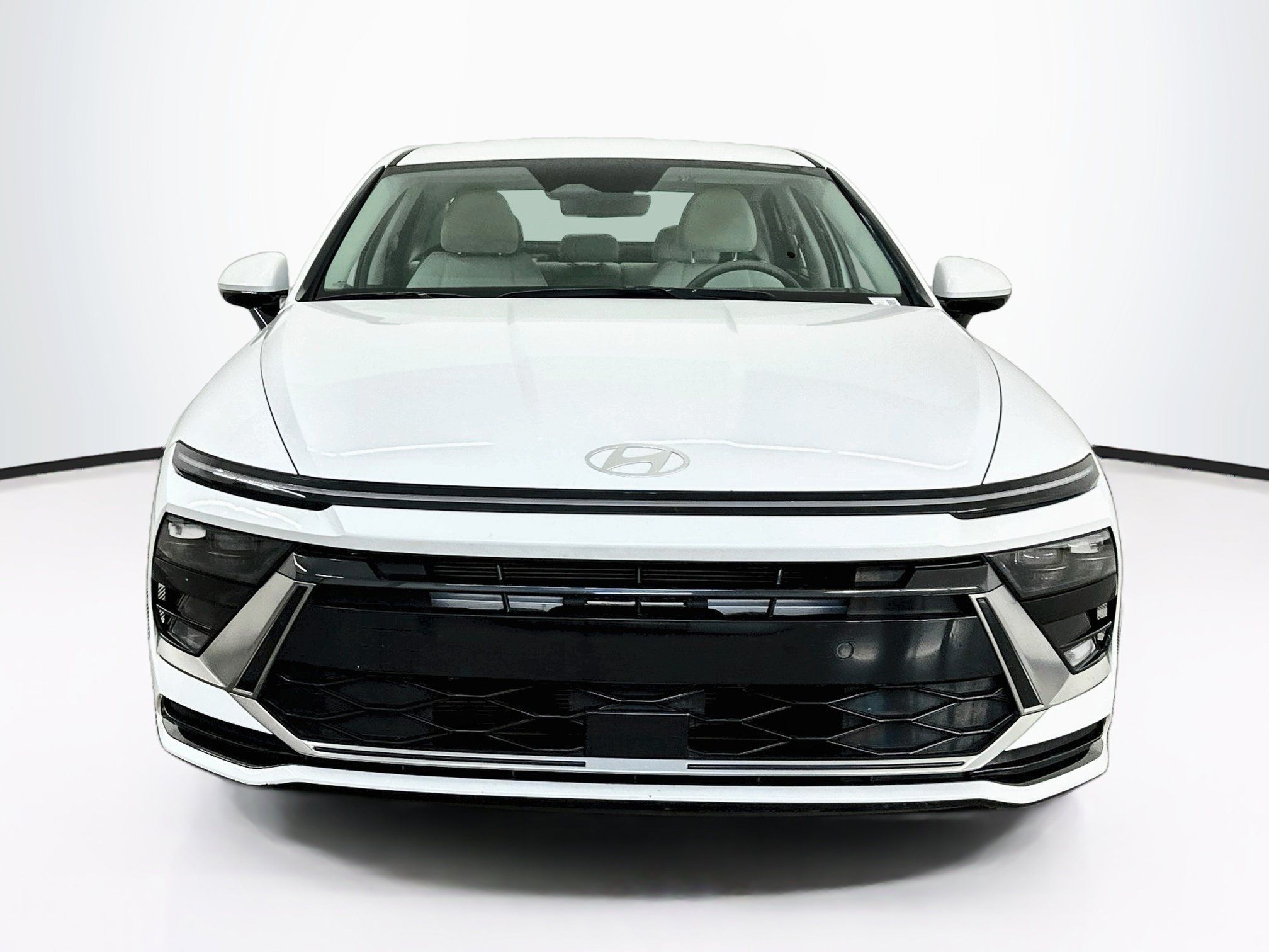Used 2025 Hyundai Sonata SEL FWD image 2