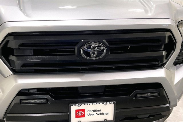 Certified 2025 Toyota Tacoma SR5 AWD/4WD image 31